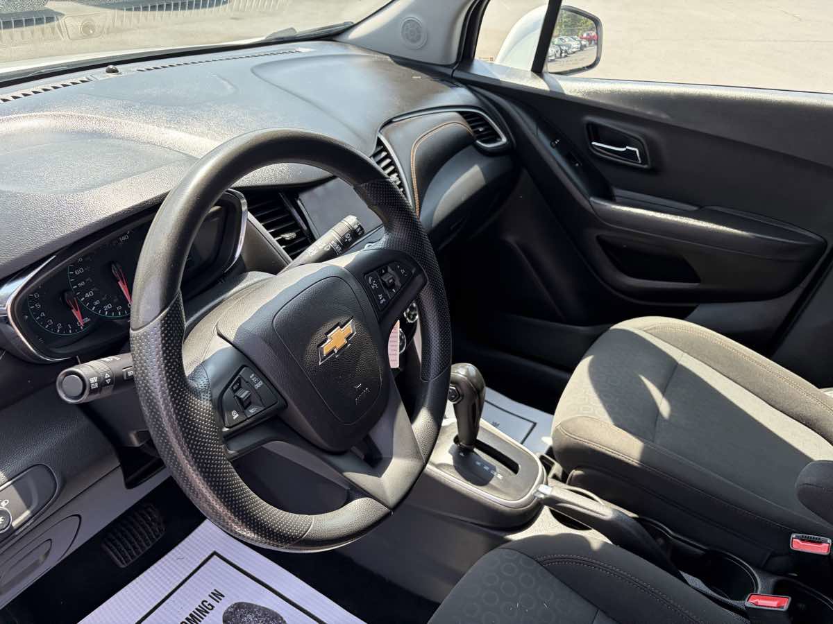 Used 2020 Chevrolet Trax LS w/ Tint and Cruise Package FWD image 11