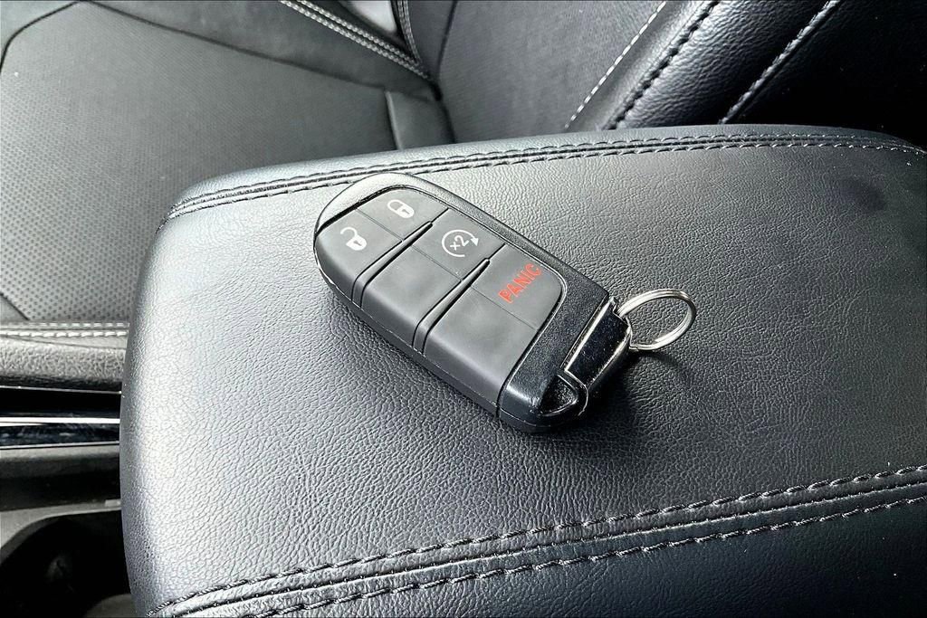 Used 2023 Jeep Compass High Altitude image 11