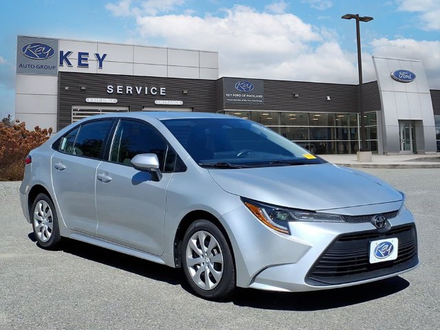 Used 2024 Toyota Corolla LE FWD image 3