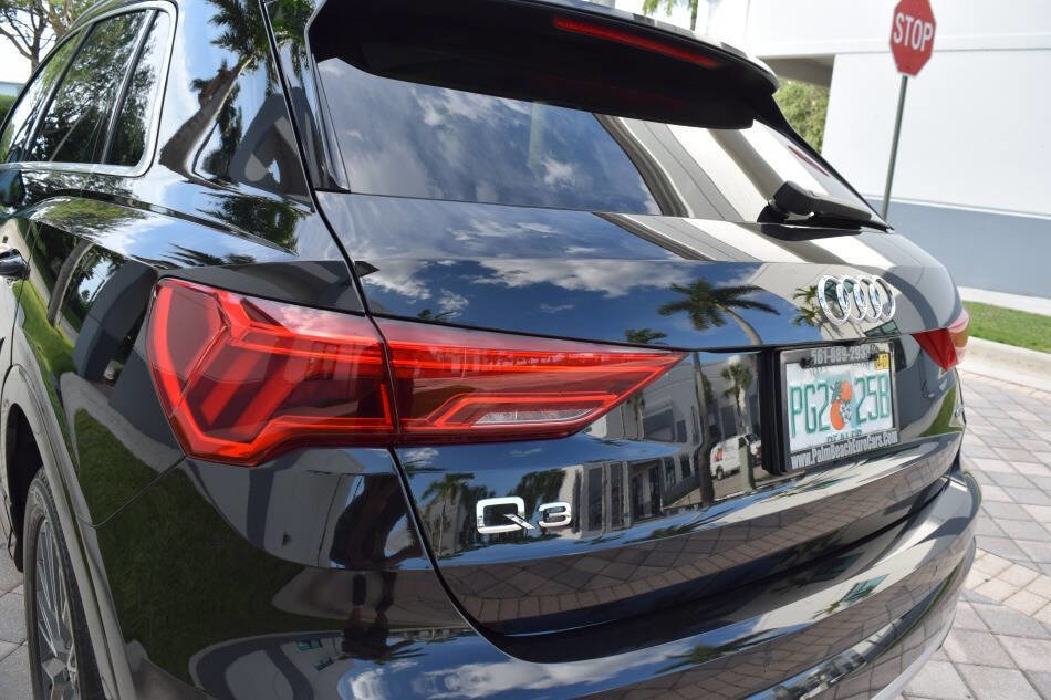 Used 2022 Audi Q3 2.0T Premium w/ Convenience Package AWD/4WD image 22