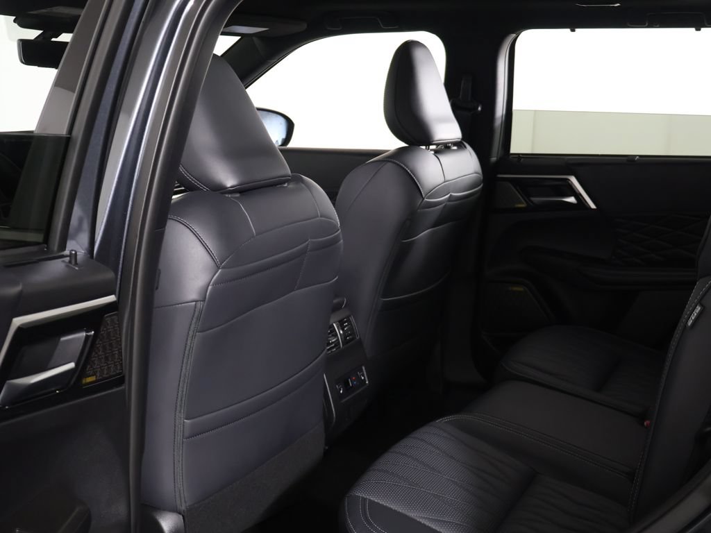 New 2026 Mitsubishi Outlander SEL Black Edition AWD/4WD image 33