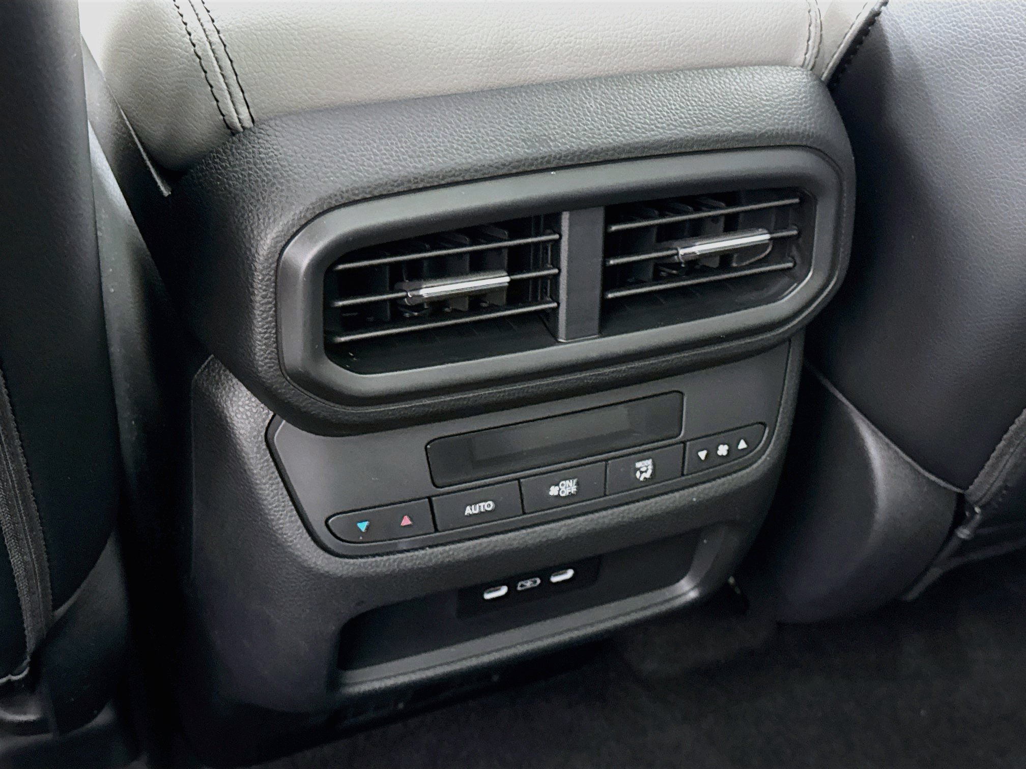 Certified 2024 Honda Pilot Touring image 27