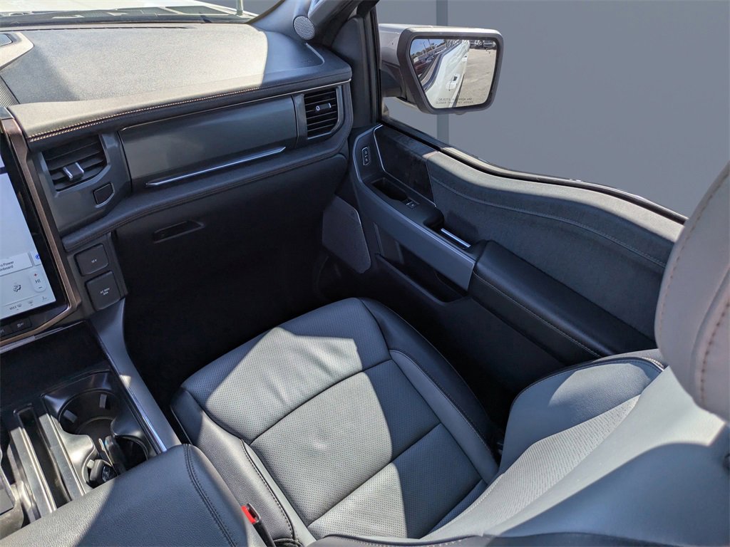 Used 2023 Ford F150 Lightning Lariat image 38