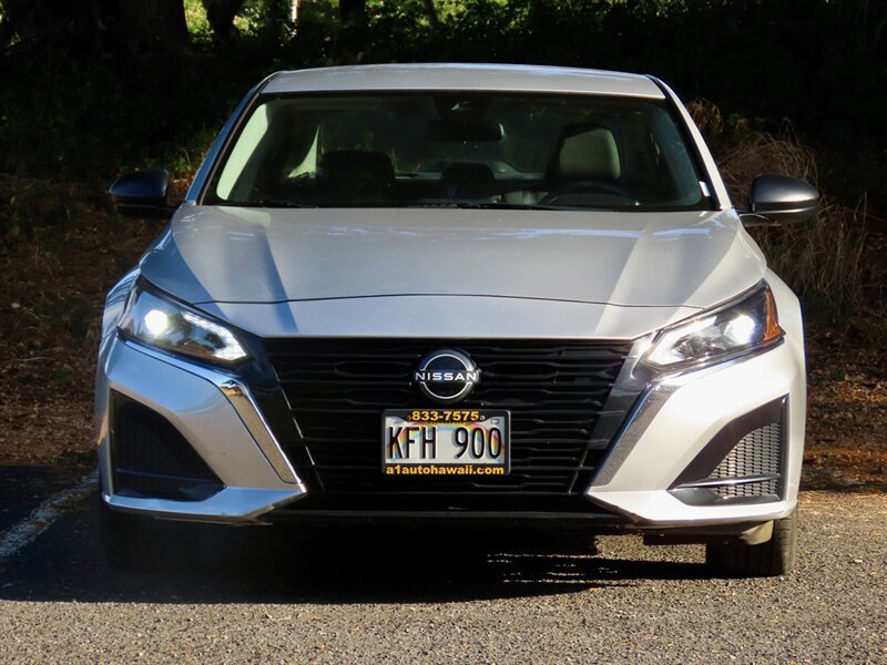Used 2024 Nissan Altima 2.5 SV FWD image 1