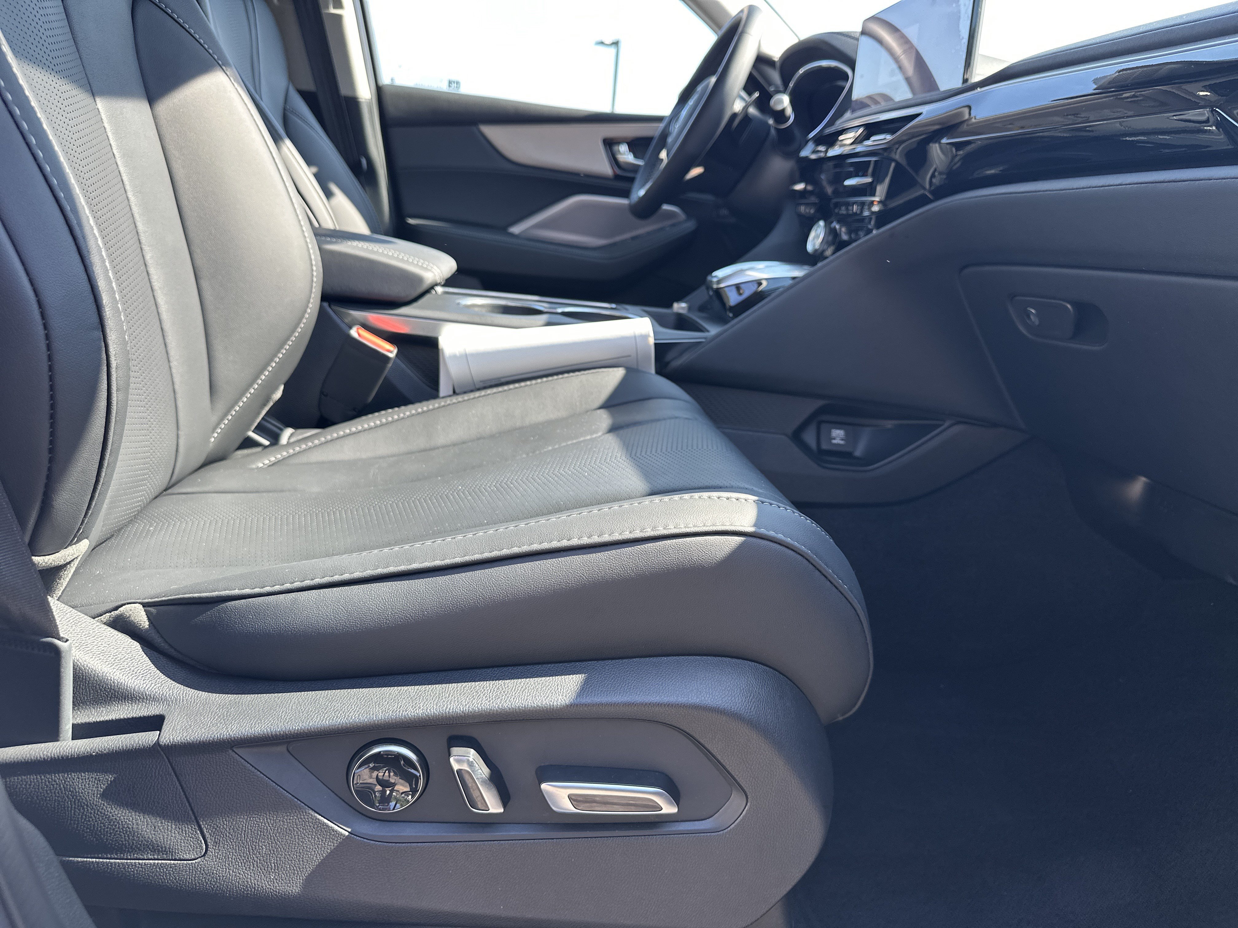 Certified 2026 Acura MDX w/ Technology Package FWD image 15