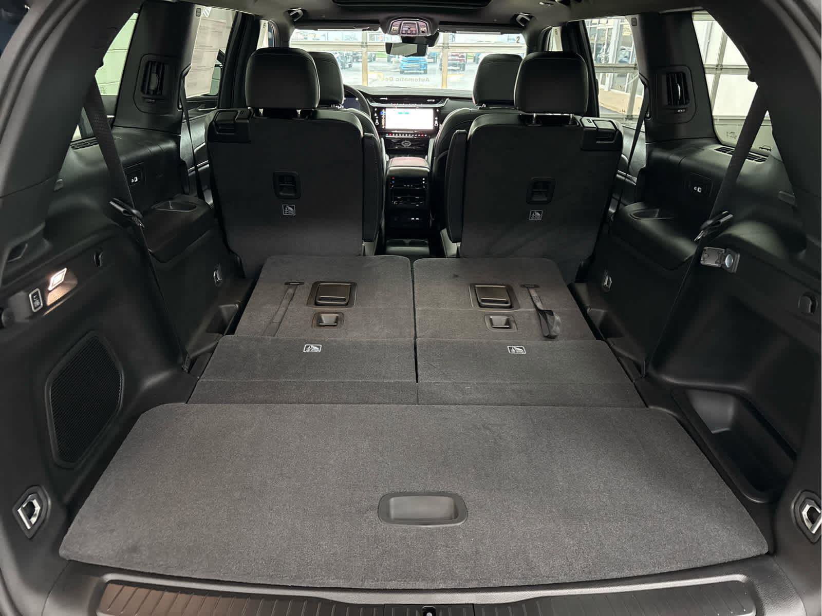 New 2026 Jeep Grand Cherokee L Limited w/ Luxury Tech Group II image 36