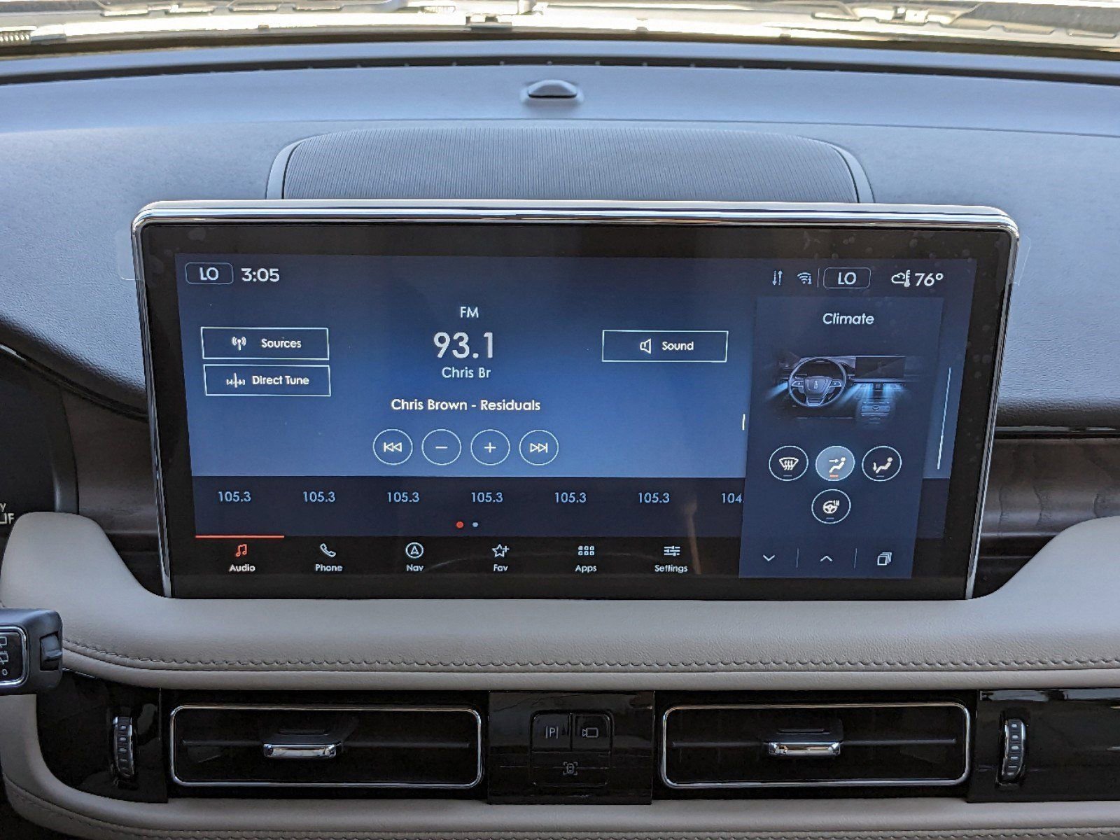 Certified 2023 Lincoln Nautilus Reserve w/ Equipment Group 201A image 20