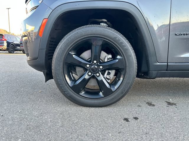 Used 2023 Jeep Grand Cherokee L Laredo image 32