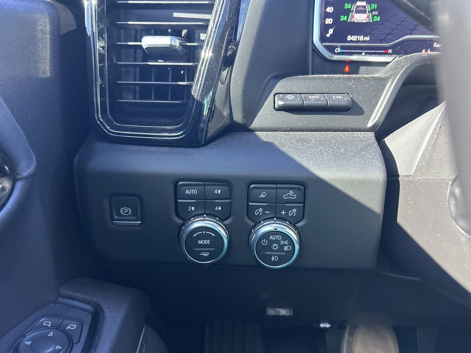 Used 2022 GMC Sierra 1500 AT4X image 14