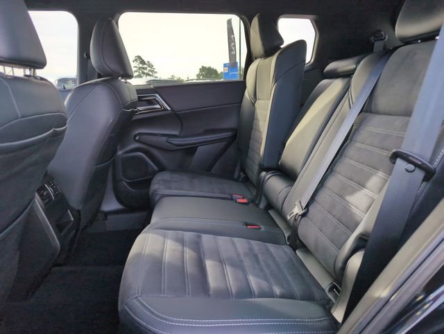Used 2024 Mitsubishi Outlander SE Black Edition FWD image 29