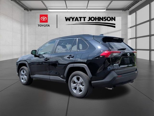 Used 2025 Toyota RAV4 LE AWD/4WD image 3