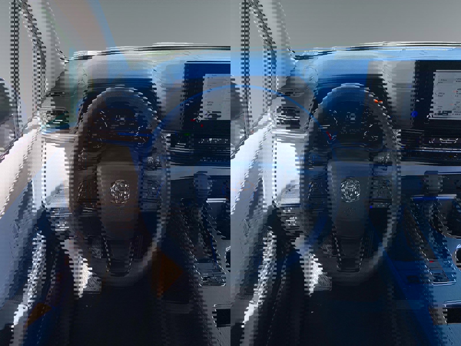 Used 2025 Toyota Sienna LE image 12