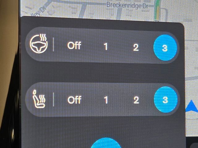 Certified 2025 Volvo XC60 B5 Plus image 30