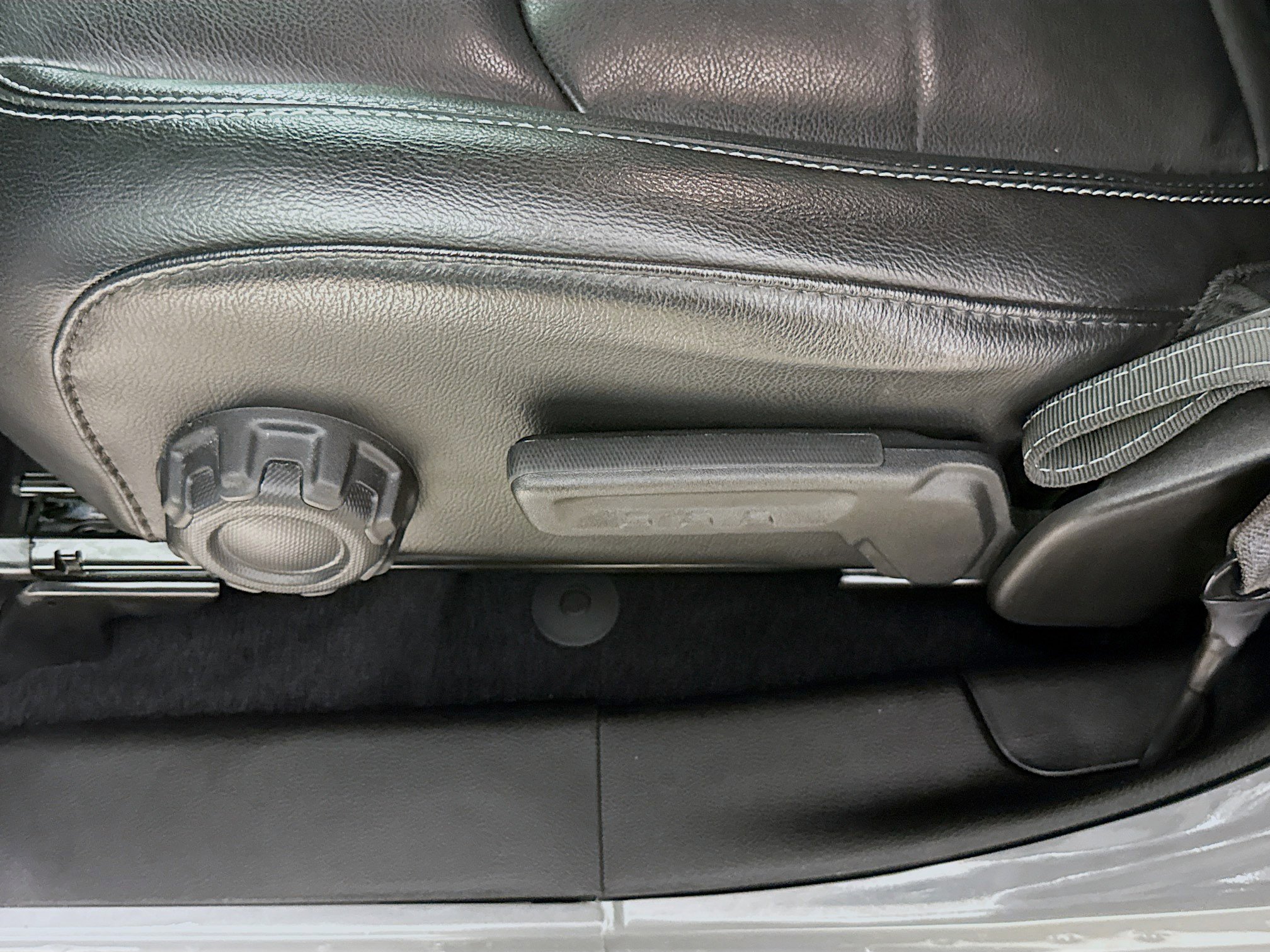 Used 2023 Jeep Wrangler Unlimited Sahara w/ Cold Weather Group image 9