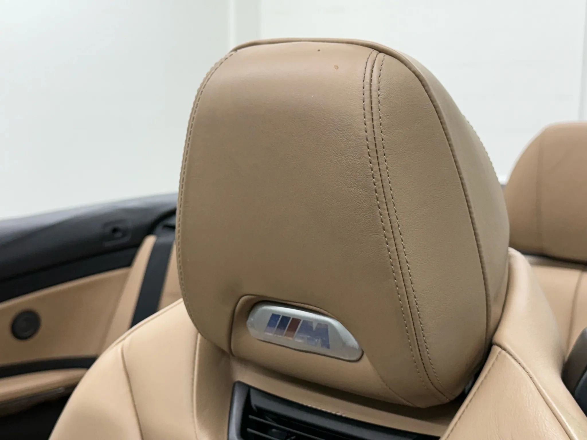 Used 2016 BMW M4 Convertible image 17