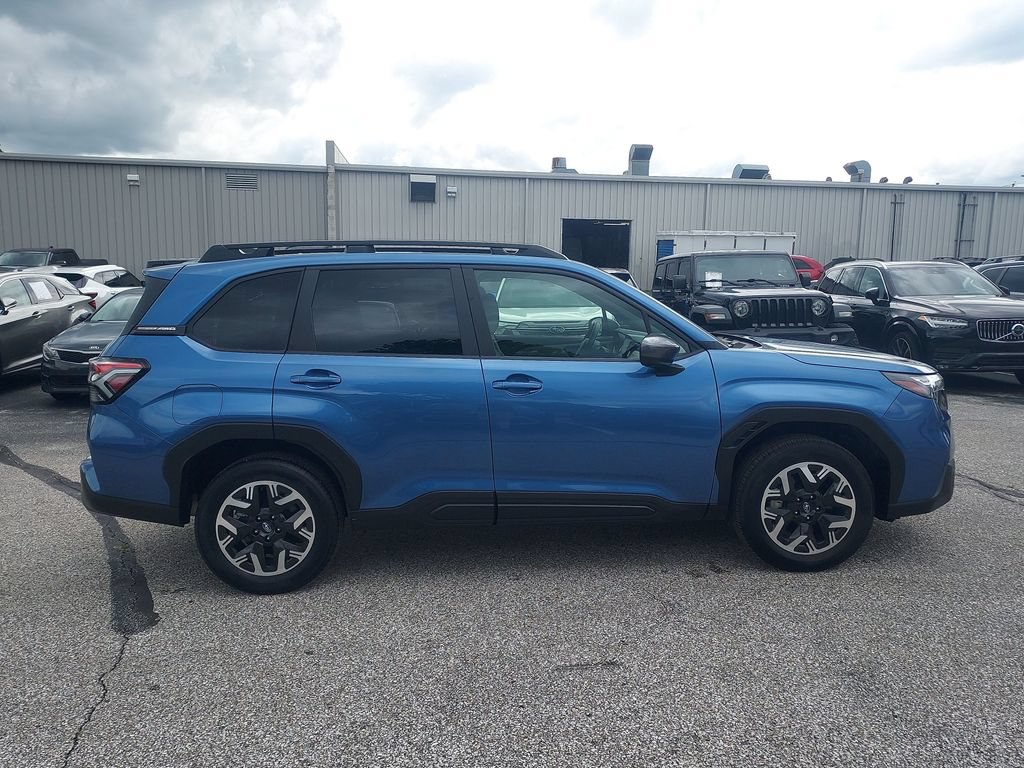 Certified 2025 Subaru Forester Premium AWD/4WD image 10