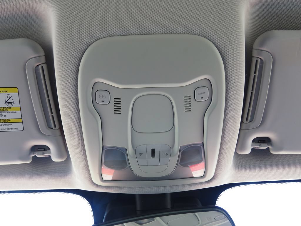 Used 2015 Jeep Renegade Trailhawk w/ Popular Equipment Group AWD/4WD image 26