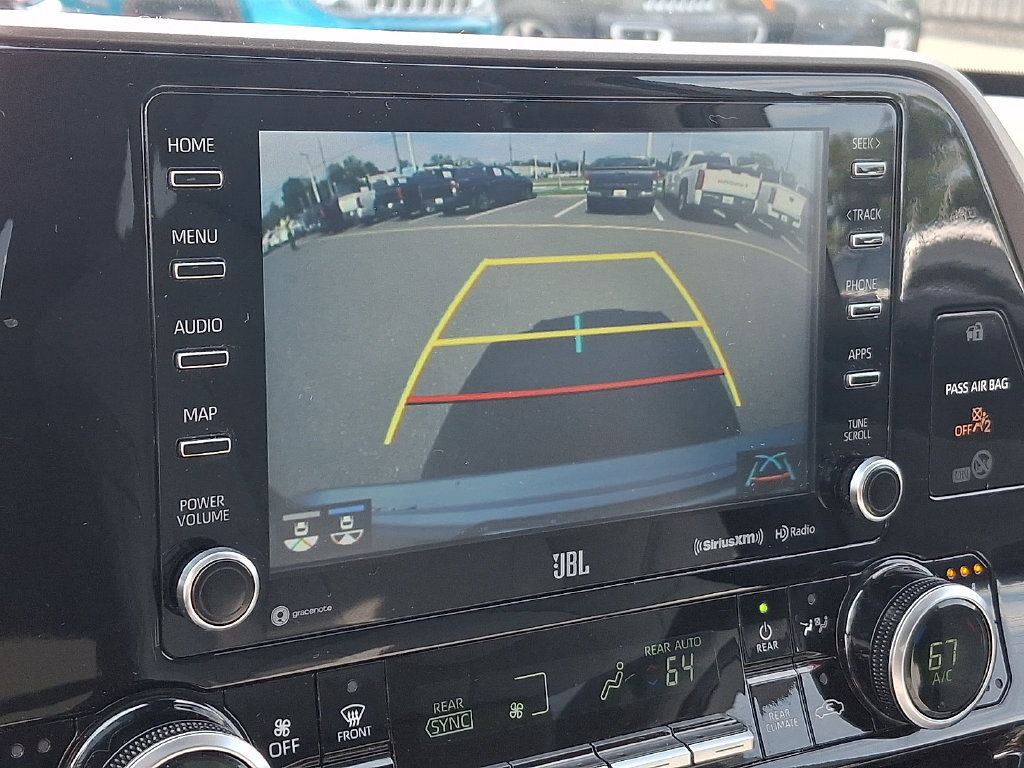 Used 2021 Toyota Highlander Limited AWD/4WD image 19