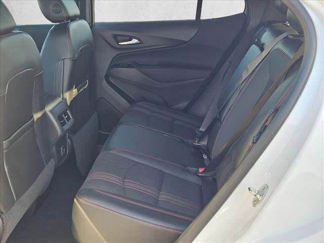 Used 2022 Chevrolet Equinox RS w/ Infotainment Package image 17