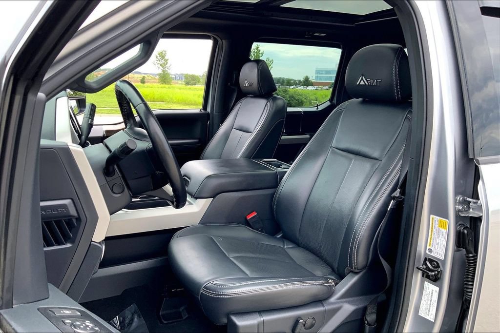 Used 2022 Ford F250 Lariat w/ Black Appearance Package AWD/4WD image 24