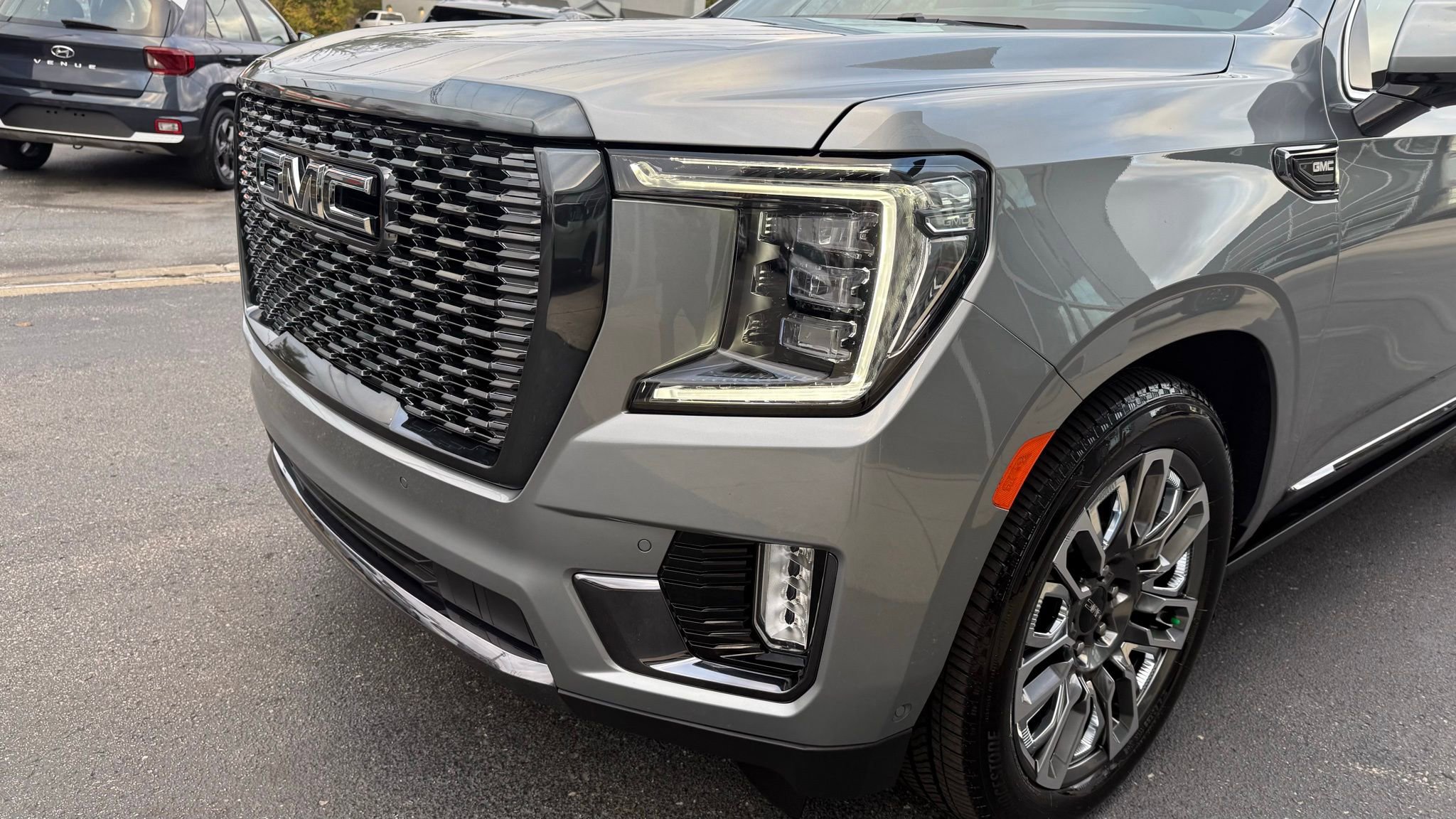 Used 2024 GMC Yukon XL Denali Ultimate image 10