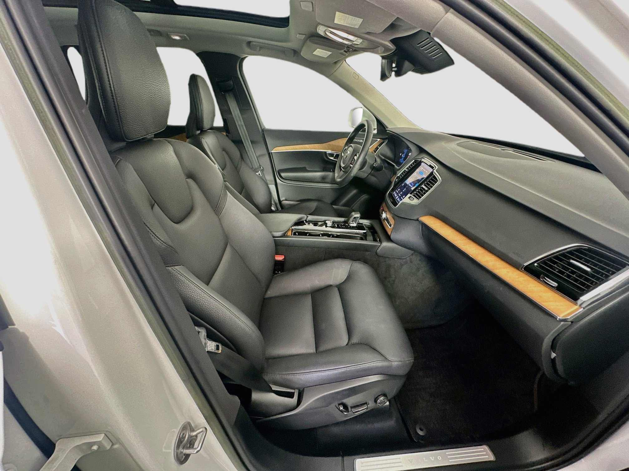 Used 2023 Volvo XC90 B6 Plus w/ Protection Package Premier AWD/4WD image 35