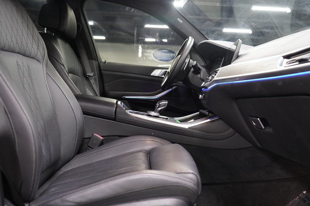 Used 2021 BMW X7 M50i AWD/4WD image 26