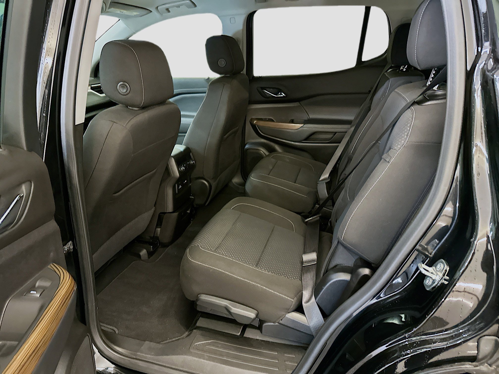 Used 2023 GMC Acadia SLE w/ Driver Convenience Package image 29