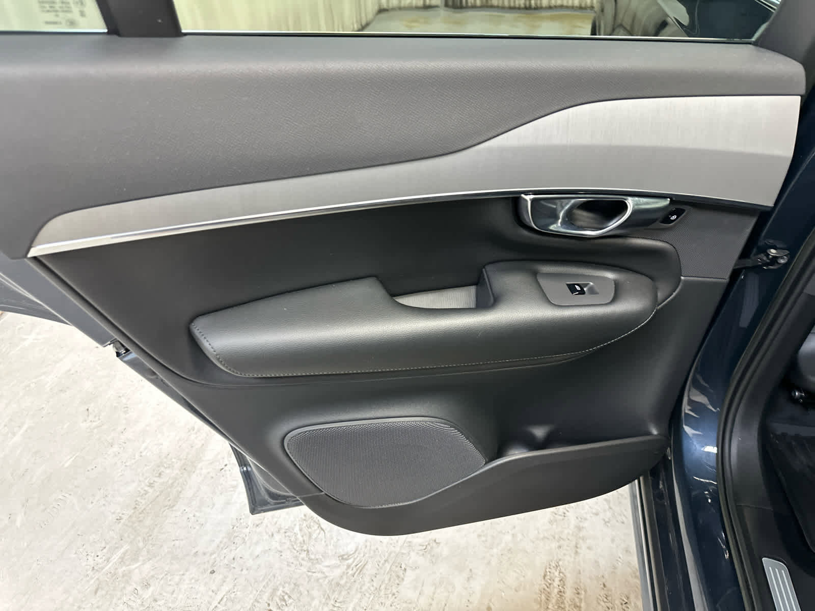 Used 2023 Volvo XC90 B5 Core w/ Protection Package image 29