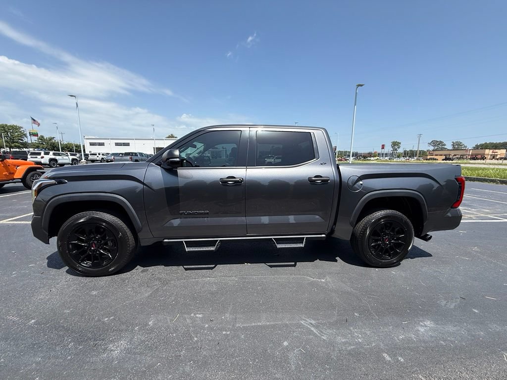 Used 2023 Toyota Tundra SR5 w/ SR5 Convenience Package AWD/4WD image 5