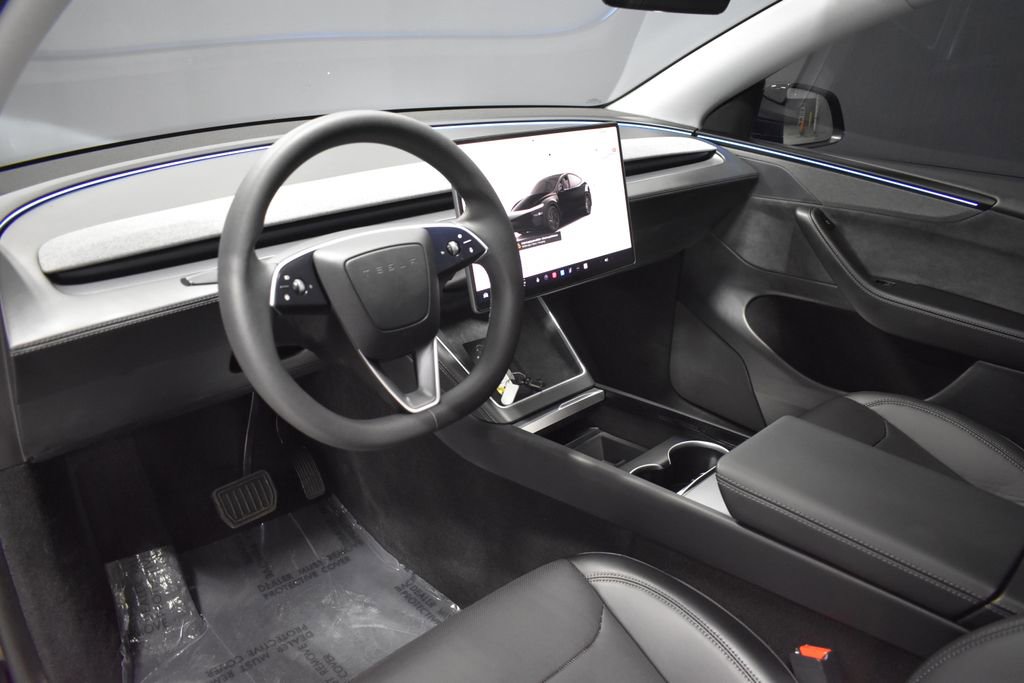 Used 2026 Tesla Model Y Long Range image 4