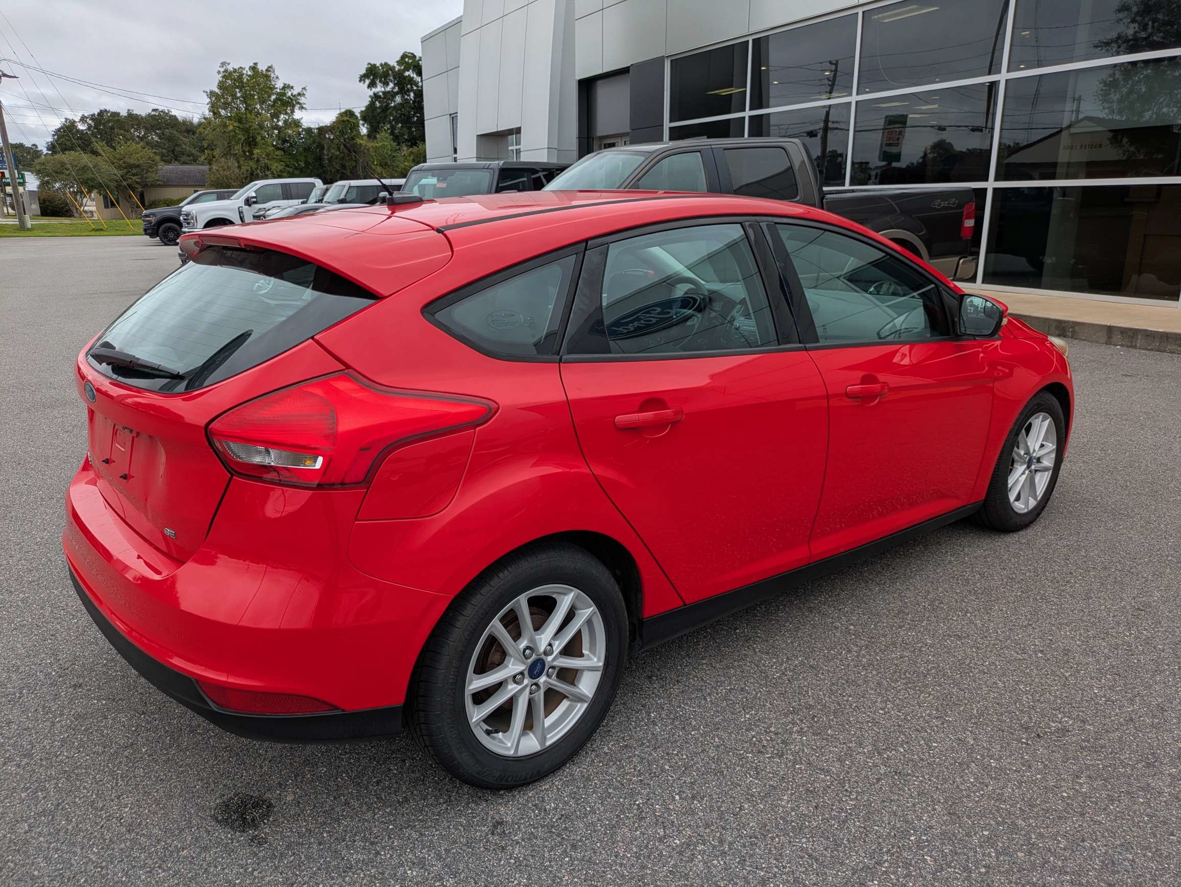 Used 2015 Ford Focus SE FWD image 4