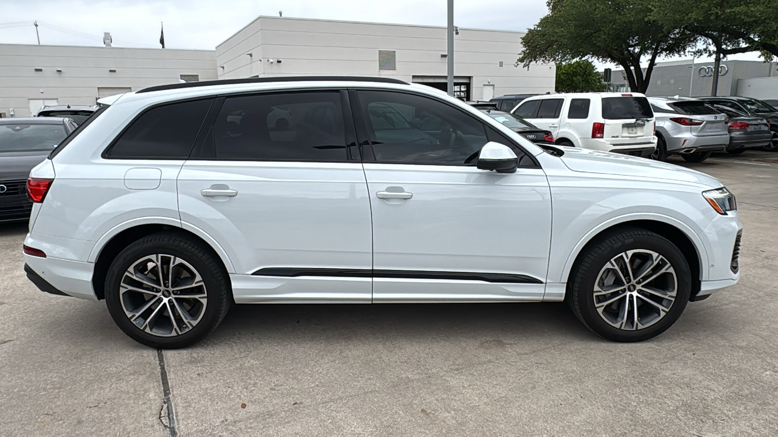 Used 2025 Audi Q7 2.0T Premium Plus w/ Premium Plus Package image 8