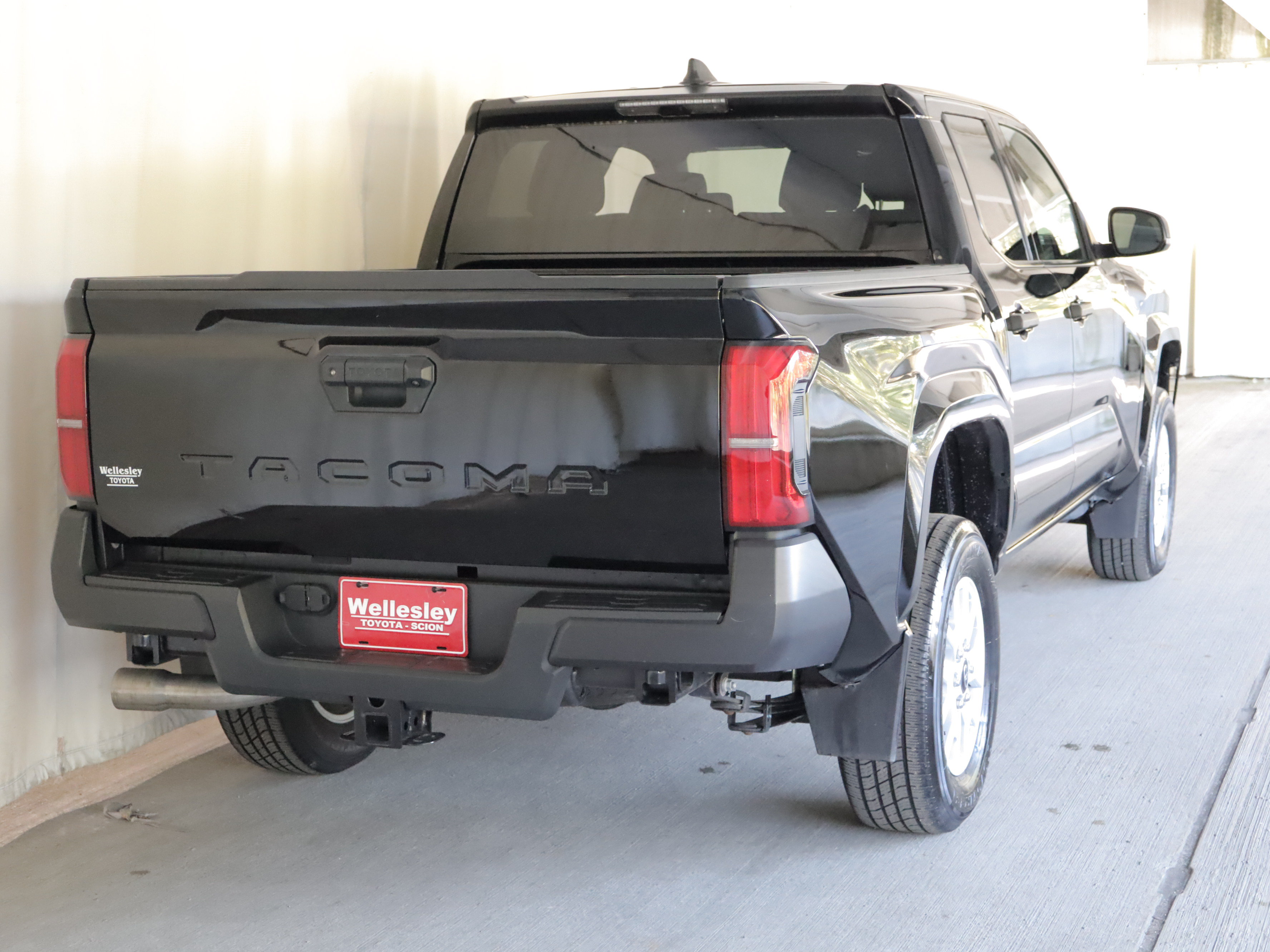 Used 2024 Toyota Tacoma SR RWD image 6