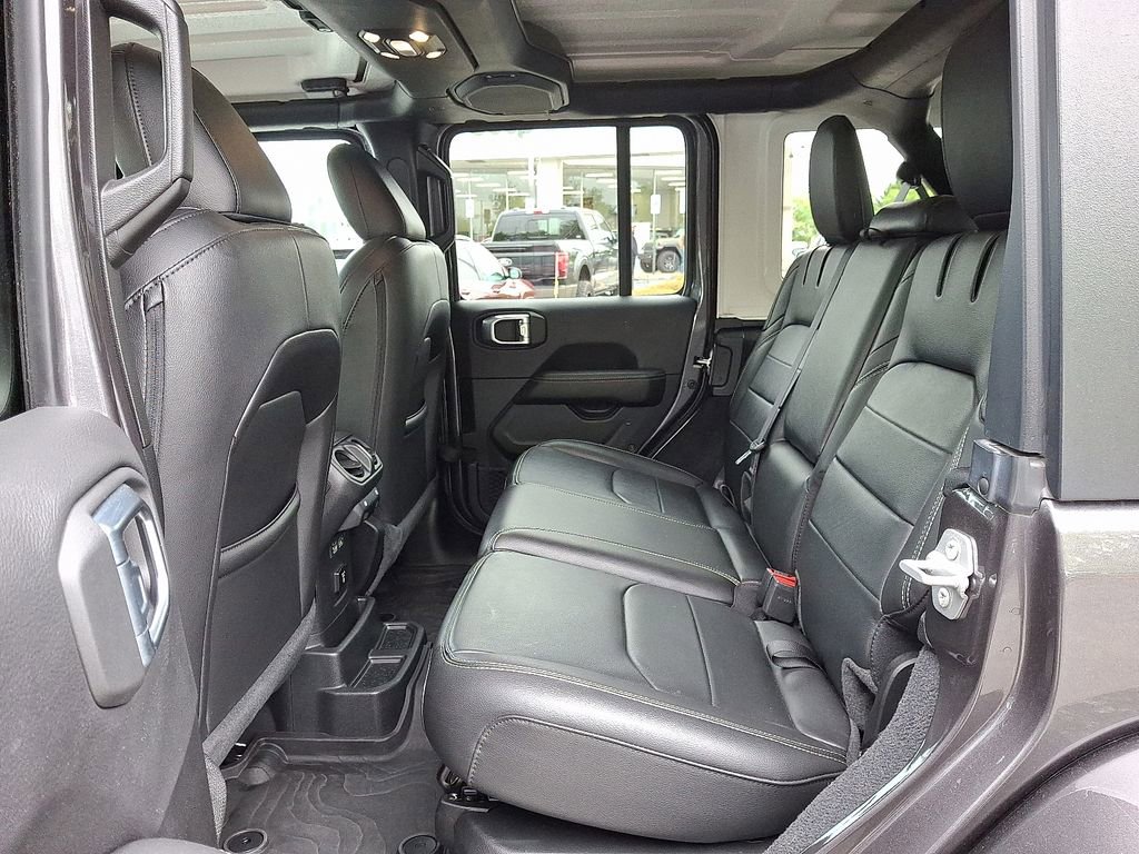 Used 2023 Jeep Wrangler Unlimited Sahara w/ Cold Weather Group AWD/4WD image 10