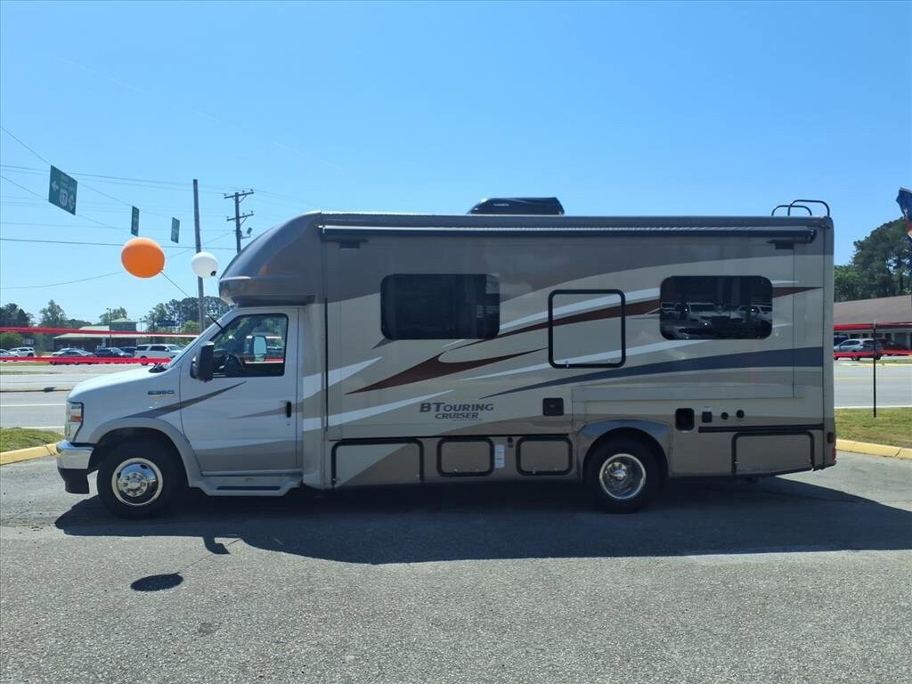 Used 2021 Ford E-350 and Econoline 350 Super Duty w/ Motorhome Prep Package image 5