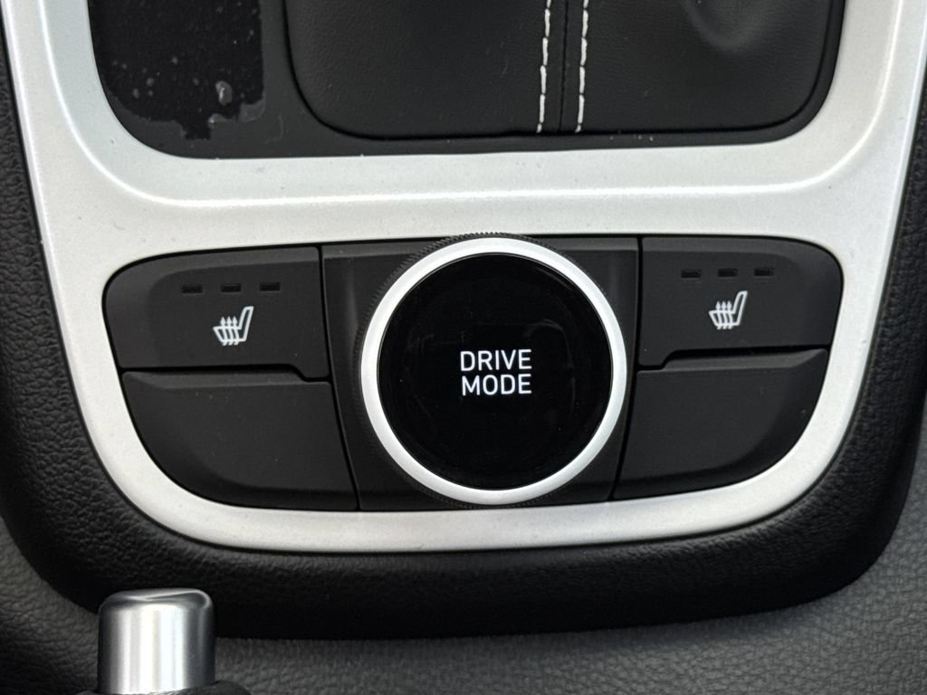 New 2025 Hyundai Venue Limited FWD image 31