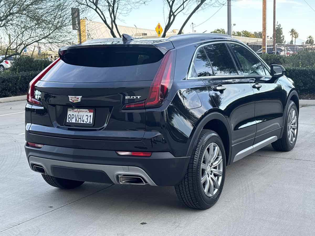 Used 2019 Cadillac XT4 Premium Luxury image 3