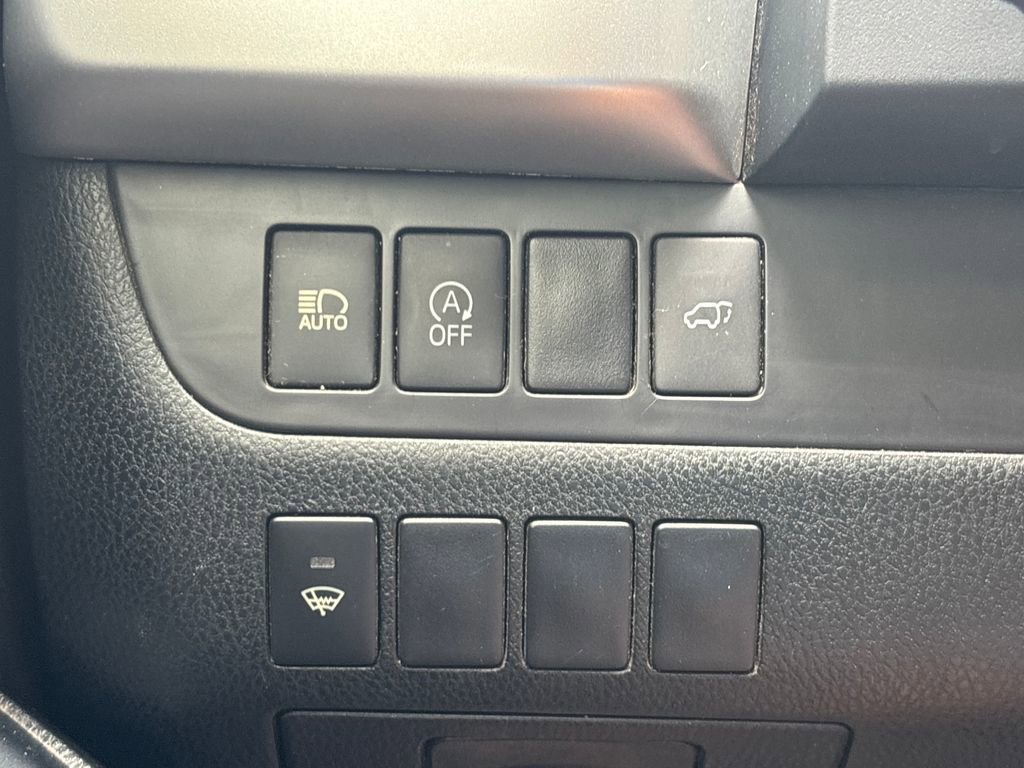 Used 2017 Toyota Highlander XLE FWD image 25