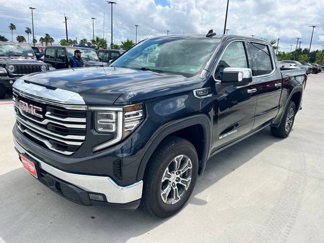 Used 2025 GMC Sierra 1500 SLT AWD/4WD image 3