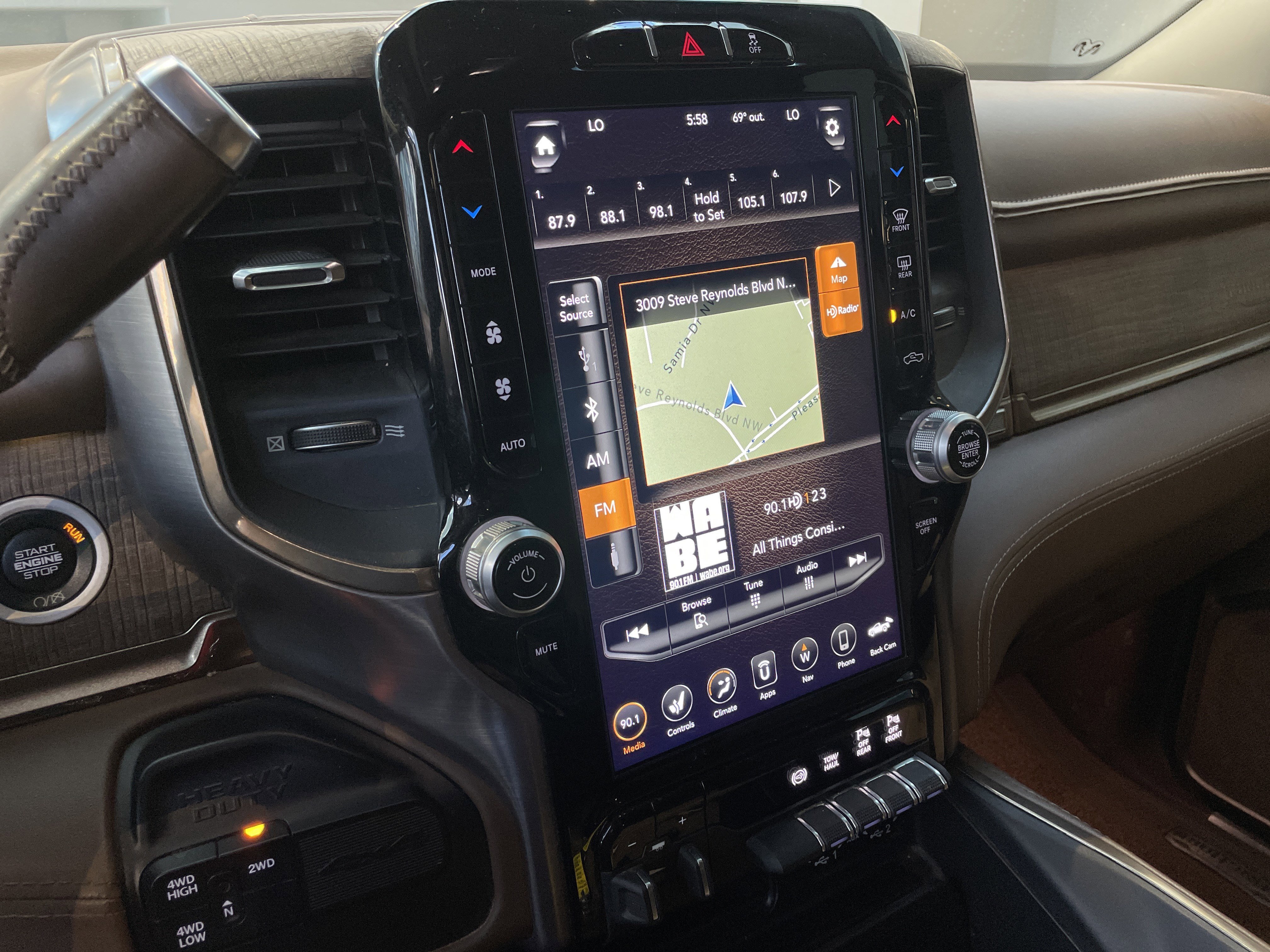 Used 2020 RAM 2500 Limited AWD/4WD image 29