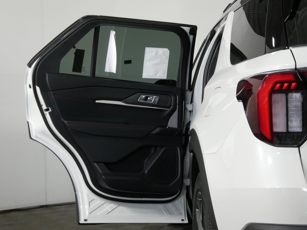 New 2025 Ford Explorer ST image 31