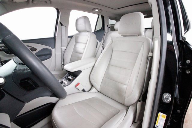 Used 2024 GMC Terrain Denali w/ Black Diamond Edition image 23