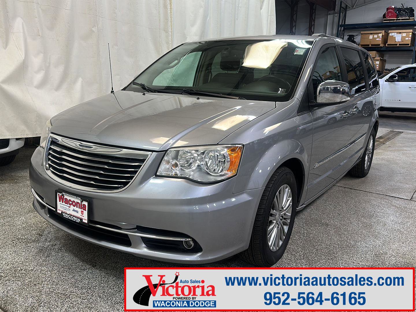 Used 2014 Chrysler Town & Country Touring-L w/ Driver Convenience Group