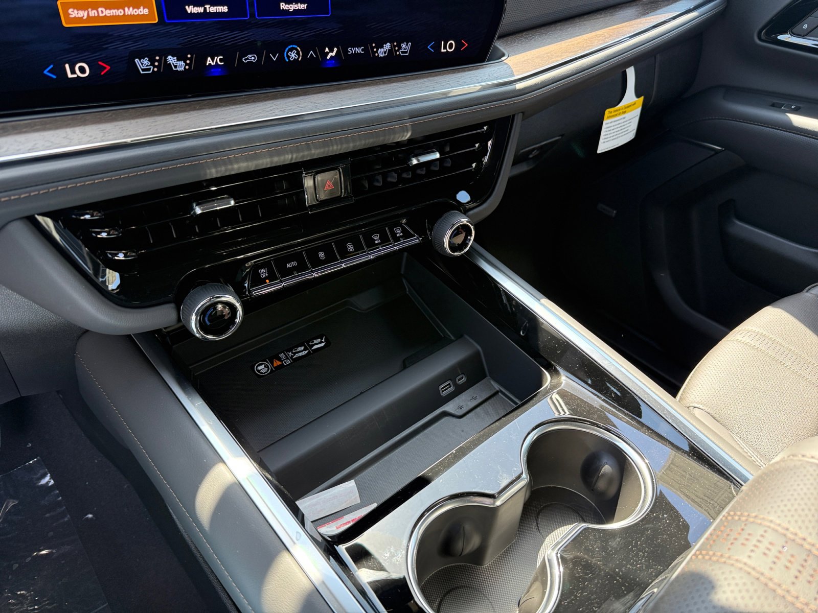 New 2026 Chevrolet Tahoe High Country AWD/4WD image 13