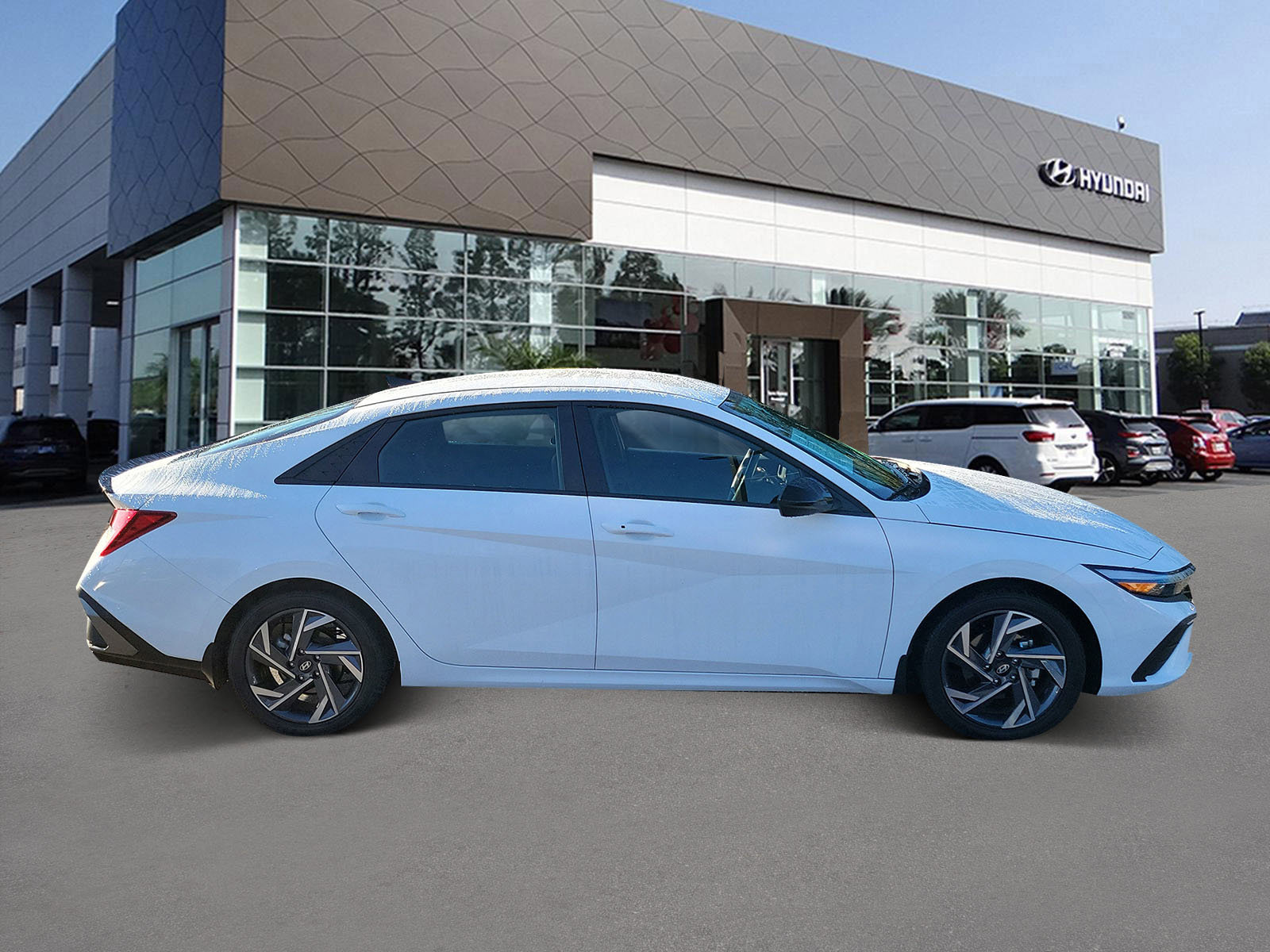 Certified 2025 Hyundai Elantra Sport image 4