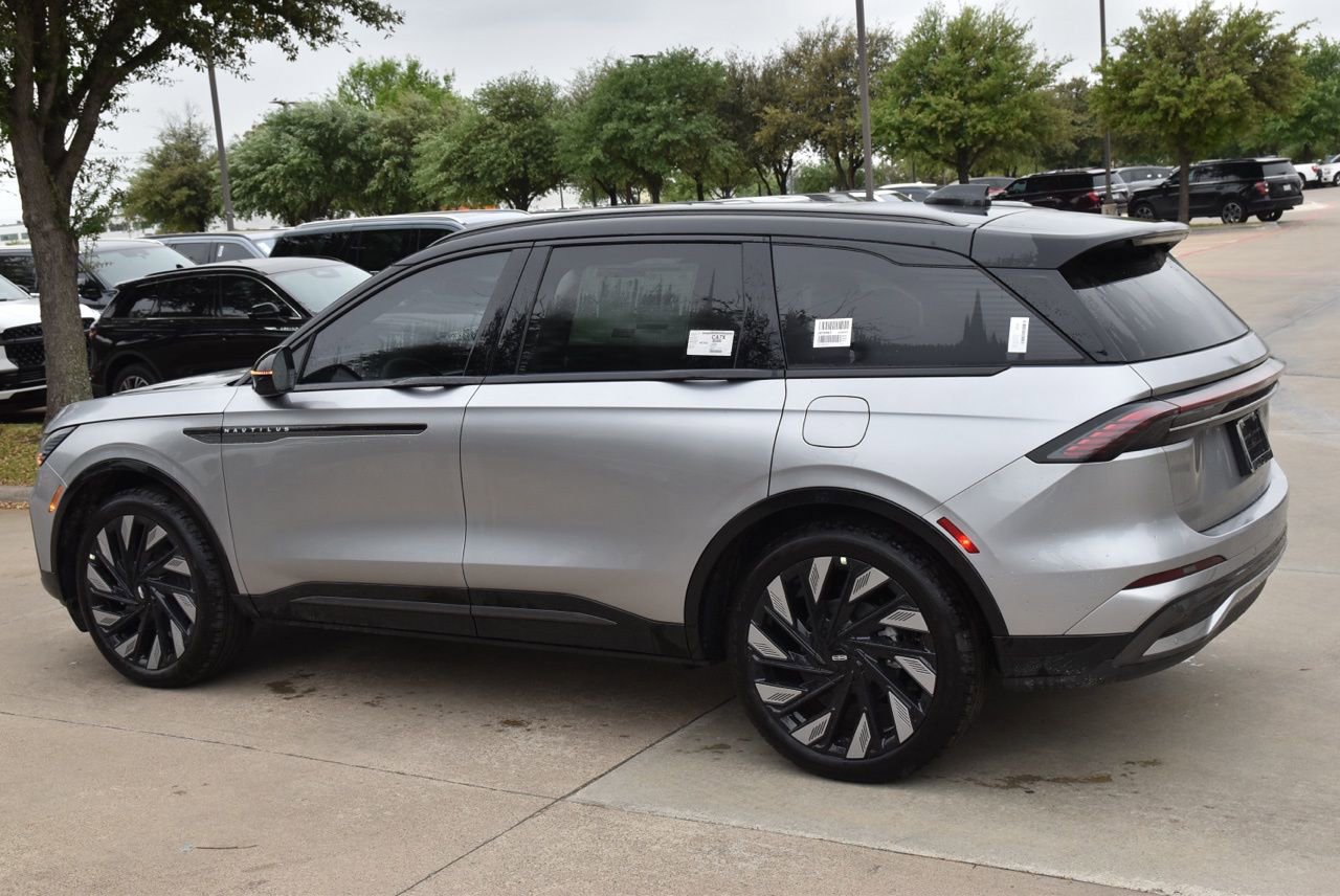 New 2026 Lincoln Nautilus Reserve w/ Jet Appearance Package AWD/4WD image 17
