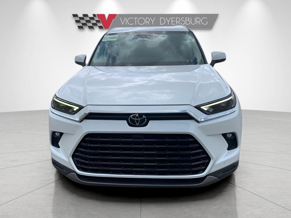 Used 2024 Toyota Grand Highlander AWD image 3