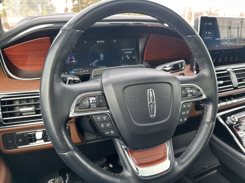 Used 2022 Lincoln Navigator Reserve image 10