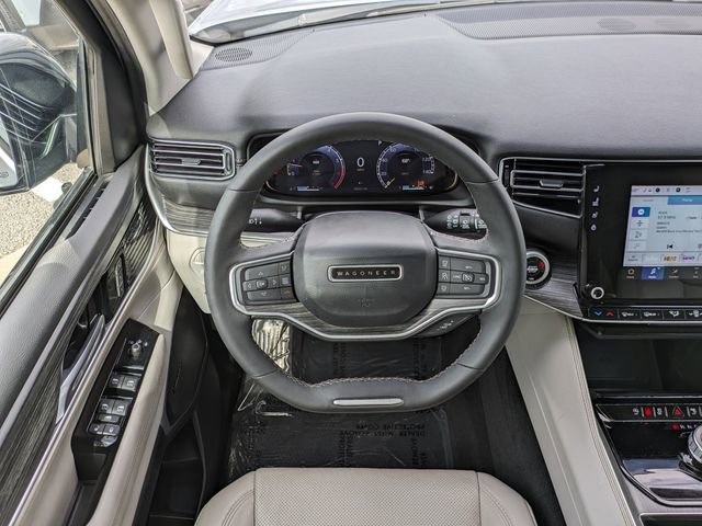 Used 2024 Jeep Wagoneer Series II w/ Flexible Seating Group image 18